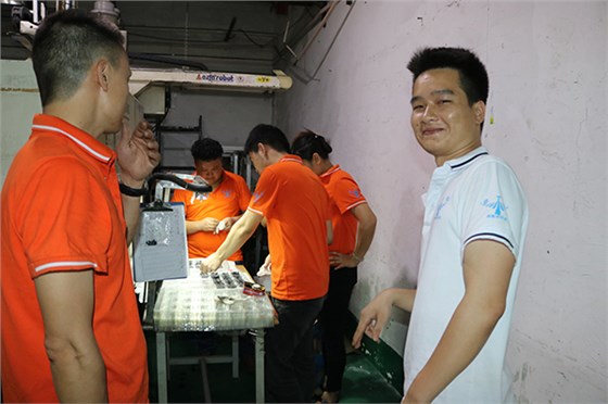 塑膠模具廠博騰納祝各位中秋快樂！