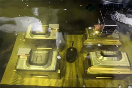 博騰納藍牙耳機模具廠，12道QC質(zhì)檢工序品質(zhì)有保障